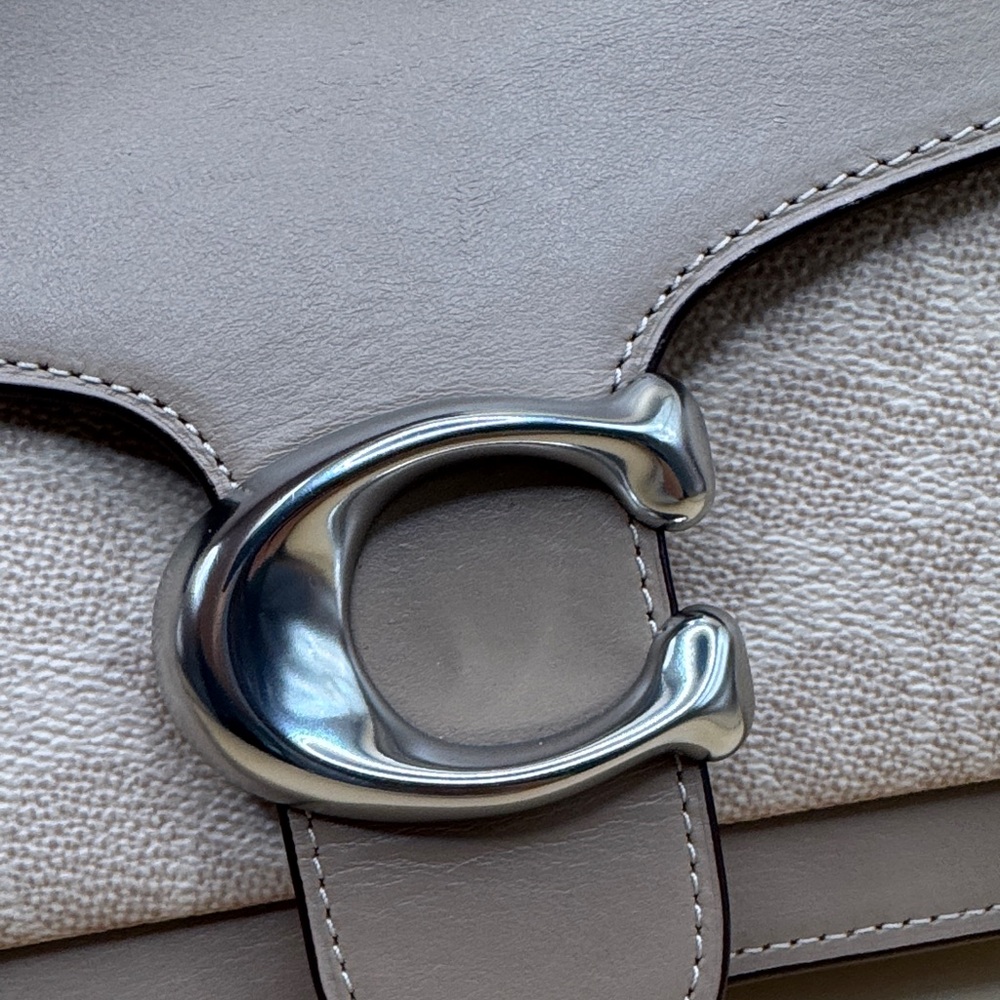 Coach Tabby 26 With Signature Canvas - Picture 6 of 13